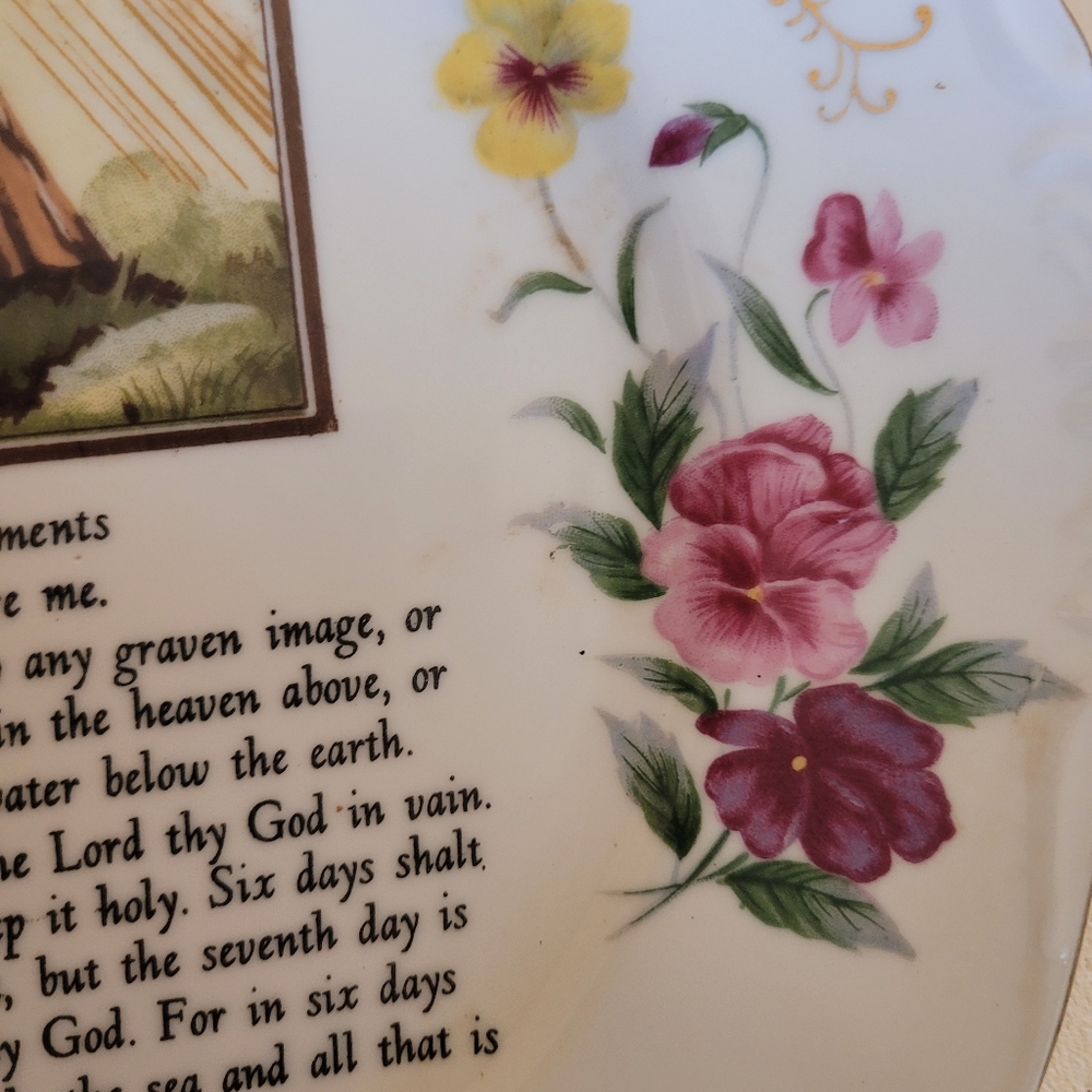 EUC Vintage Wall Hanging Plates Pair- Lord's Prayer and Ten Commandments - Picture 11 of 15